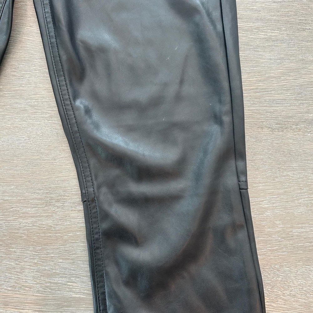 Gap High Rise Universal Vegan Faux Leather Leggings Black Size 28 Regular - Picture 4 of 10